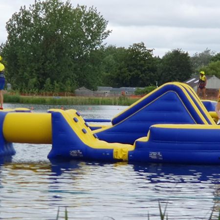 Billing Aquadrome- Bird Lake Pastures Holiday Caravan Sleep 6 Нортхемптон Экстерьер фото